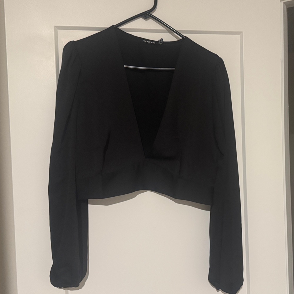 Chic Black Long Sleeve Crop Top